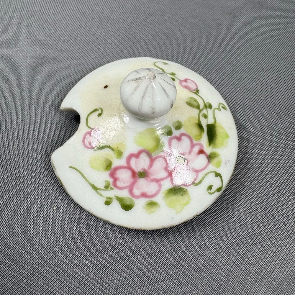 Lefton? Hand-Painted‎ Porcelain Lid
